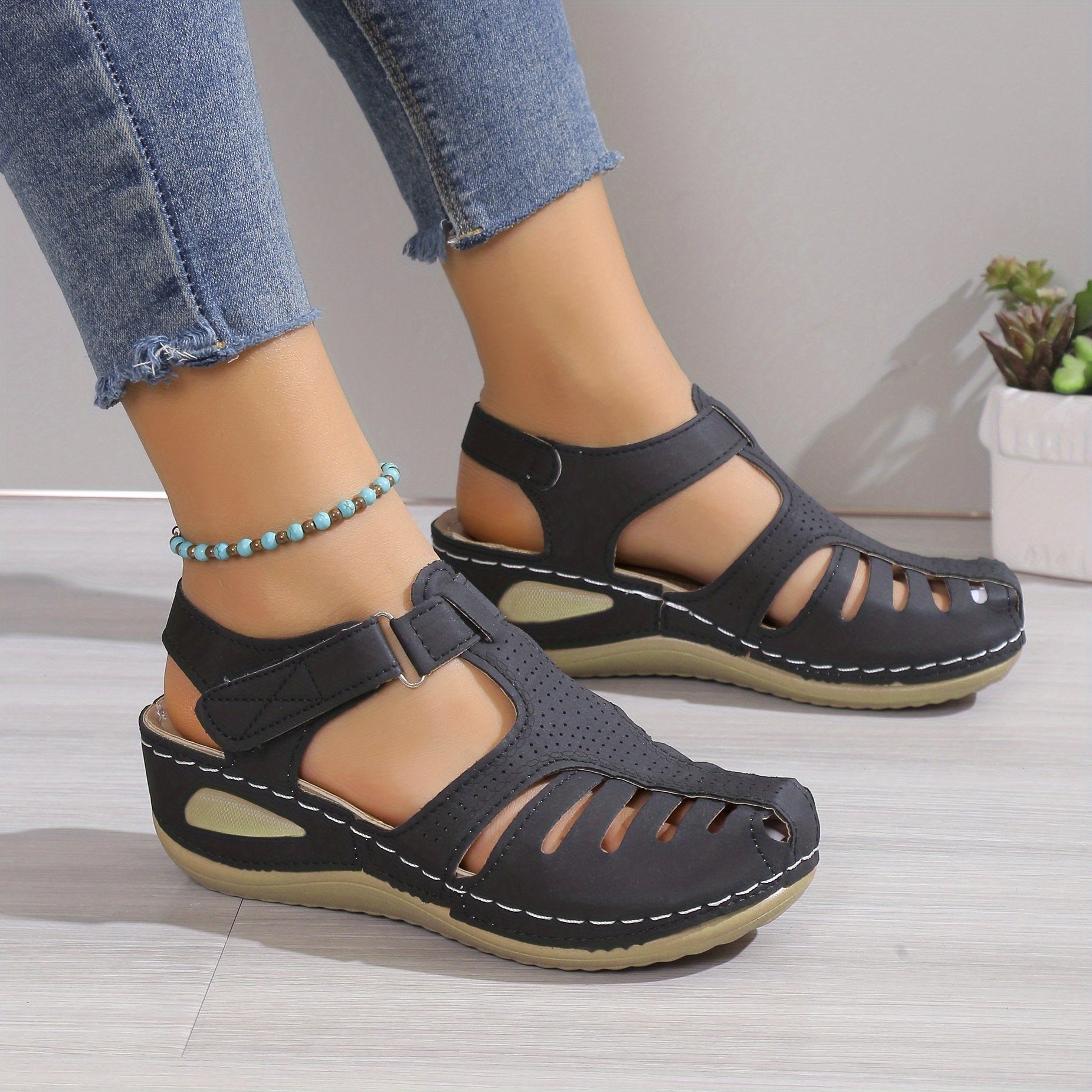 Leni – Comfort Sandals with Gentle Elevation