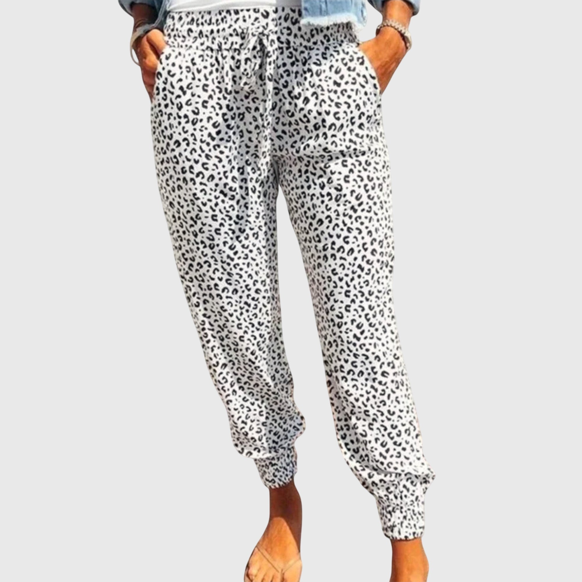 Jamie | Leo Pants with Wide Legs.